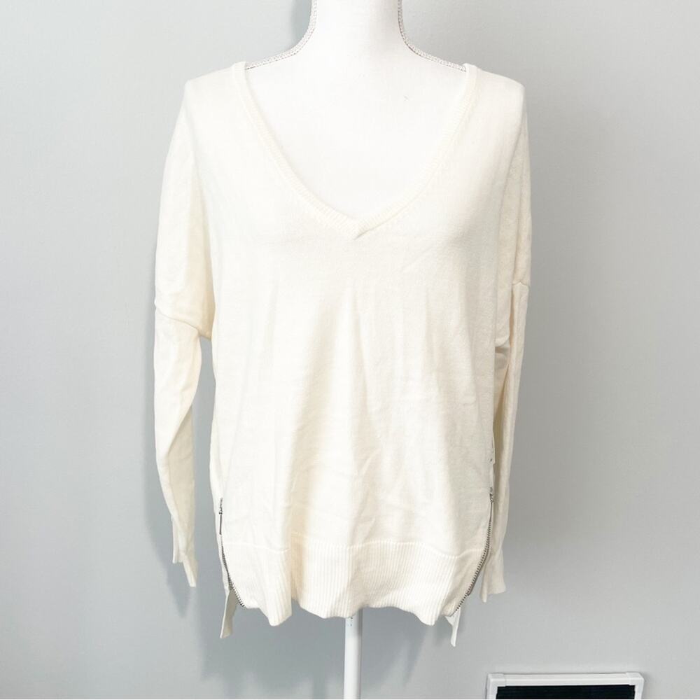 Bisou Bisou ivory sweater v neck oversized size small side zips NWT new high low